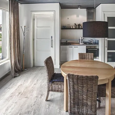 Apartament Berg En Zee 4 *